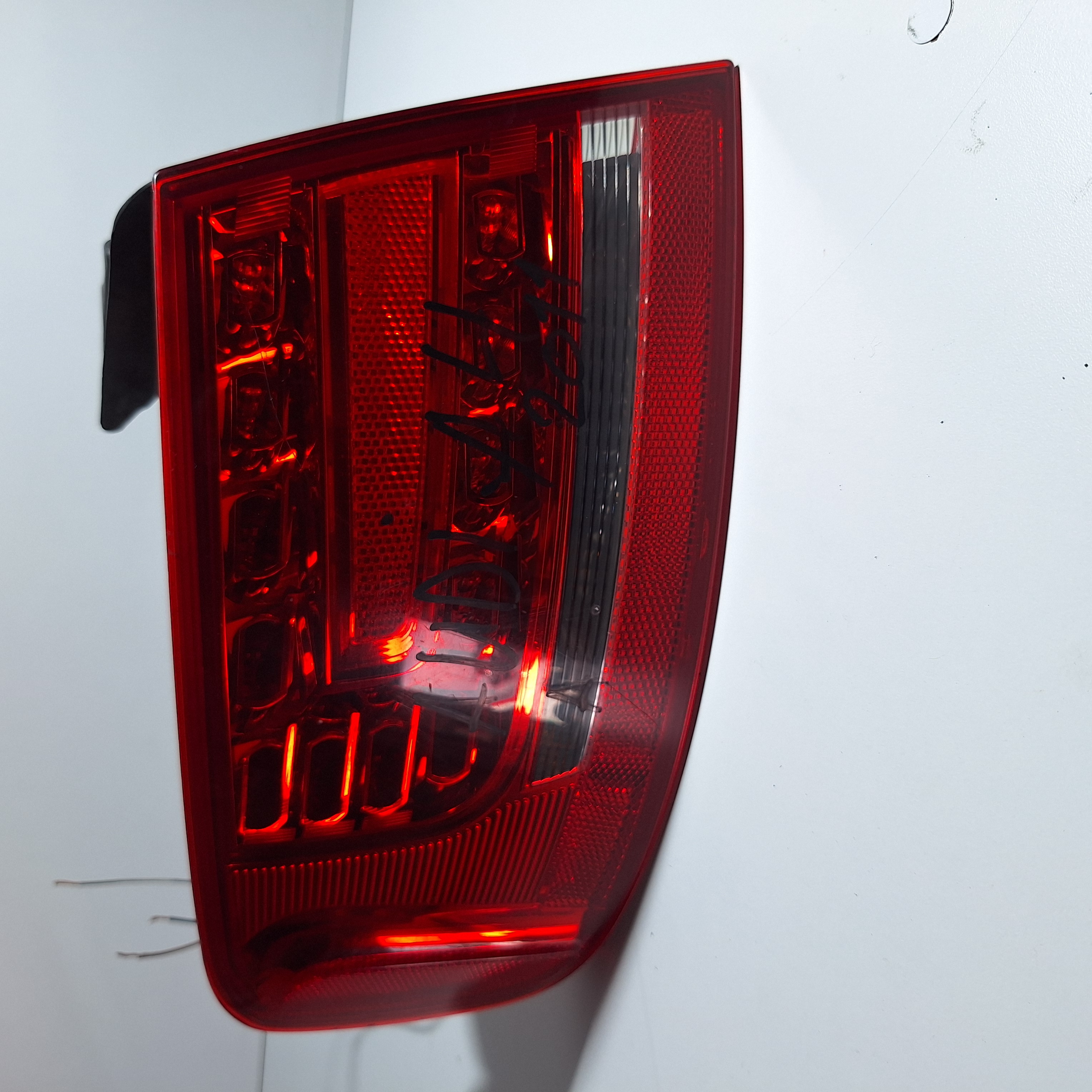 Stop stanga aripa Audi A4 B8 (2007-2011) Sedan LED Cod 8K5945095B