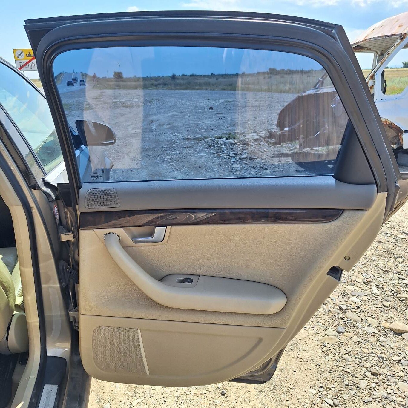 Portieră Dreapta Spate / Ușă Spate Dreapta Audi A4 B7 Sedan (2004 – 2008) Cod 8E0833052J Cod Culoare Y1Q / 9X detaliu 2